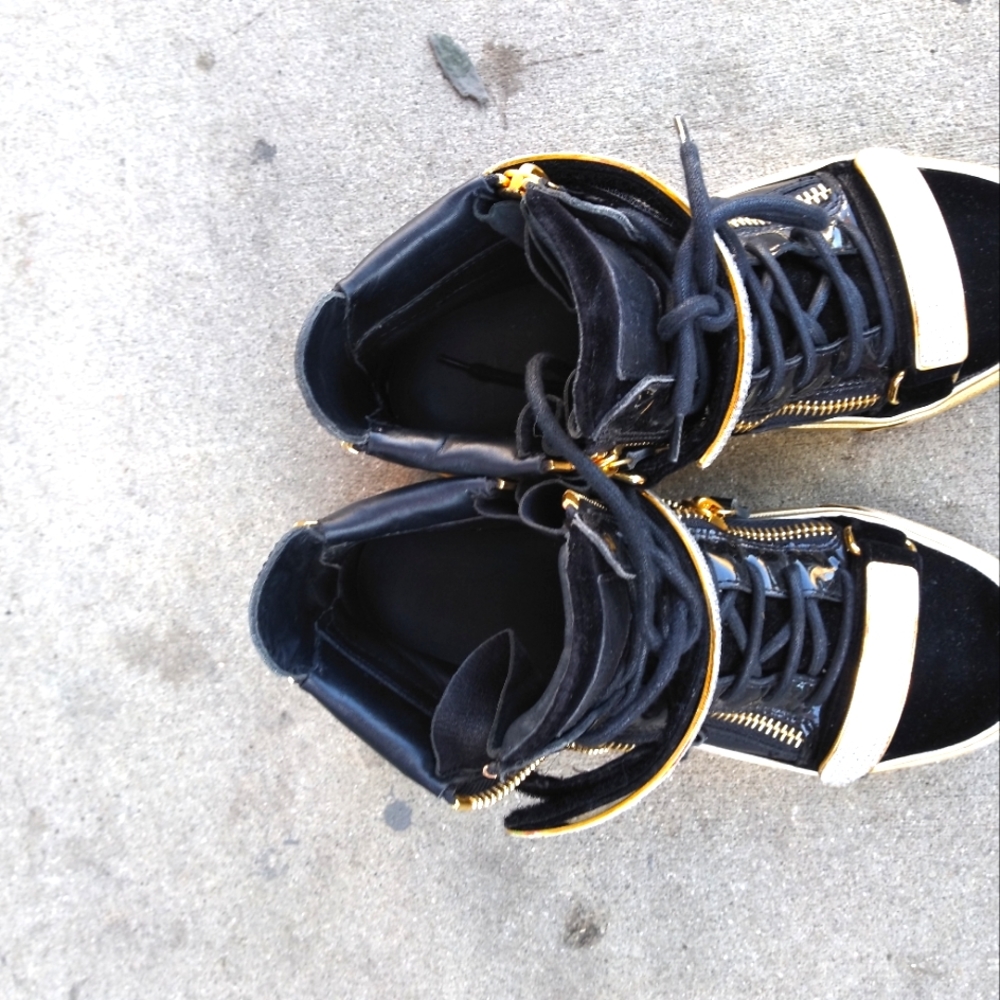 Pair of shoes lot of bling bling